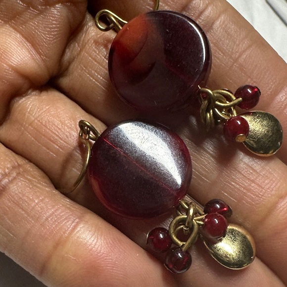 Vintage Red glass dangle Gold Dangle Earrings - Picture 11 of 15